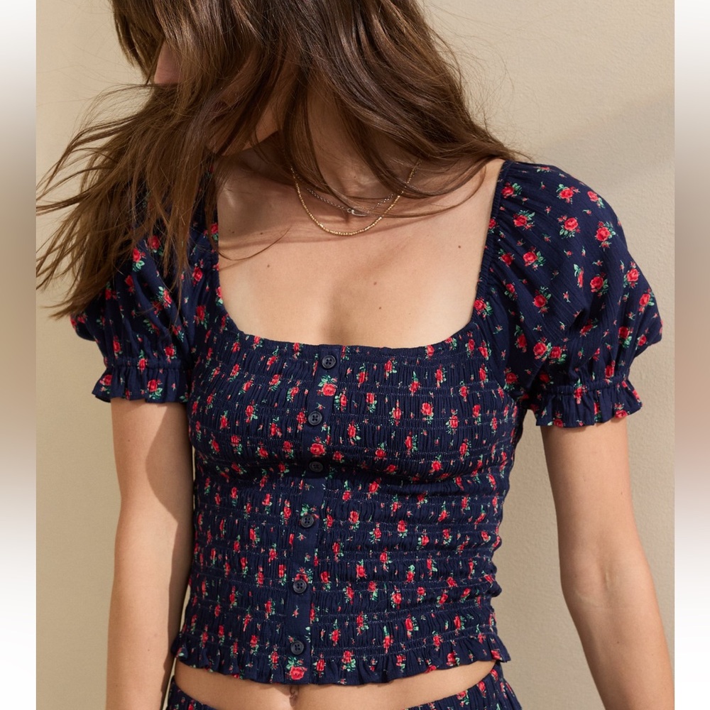Floral Navy Puff Sleeve Smocked Top